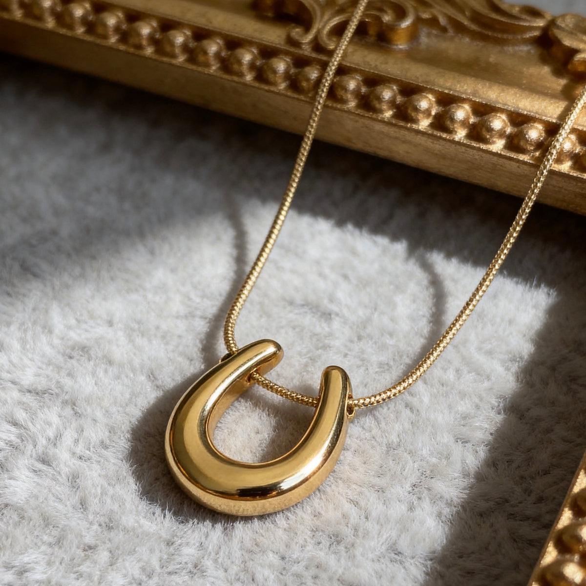 Lucky Horseshoe Gold Pendant Necklace