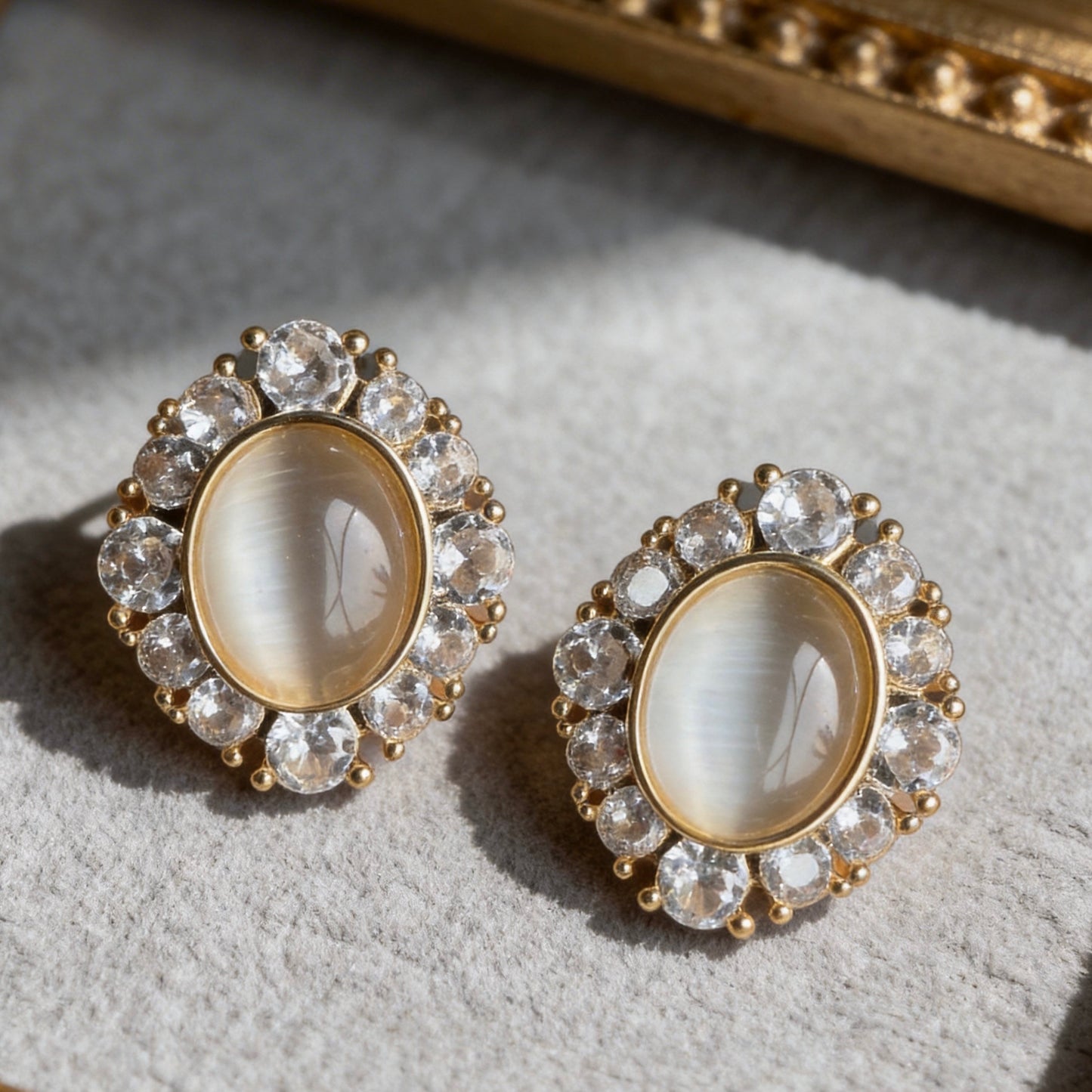 Vintage Cat Eye Studs