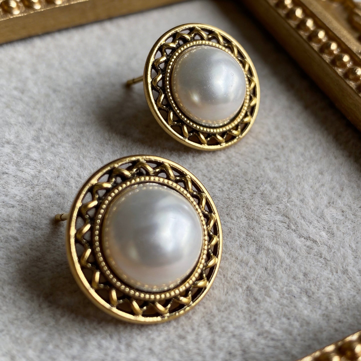 Gold Frame Pearl Stud Earrings