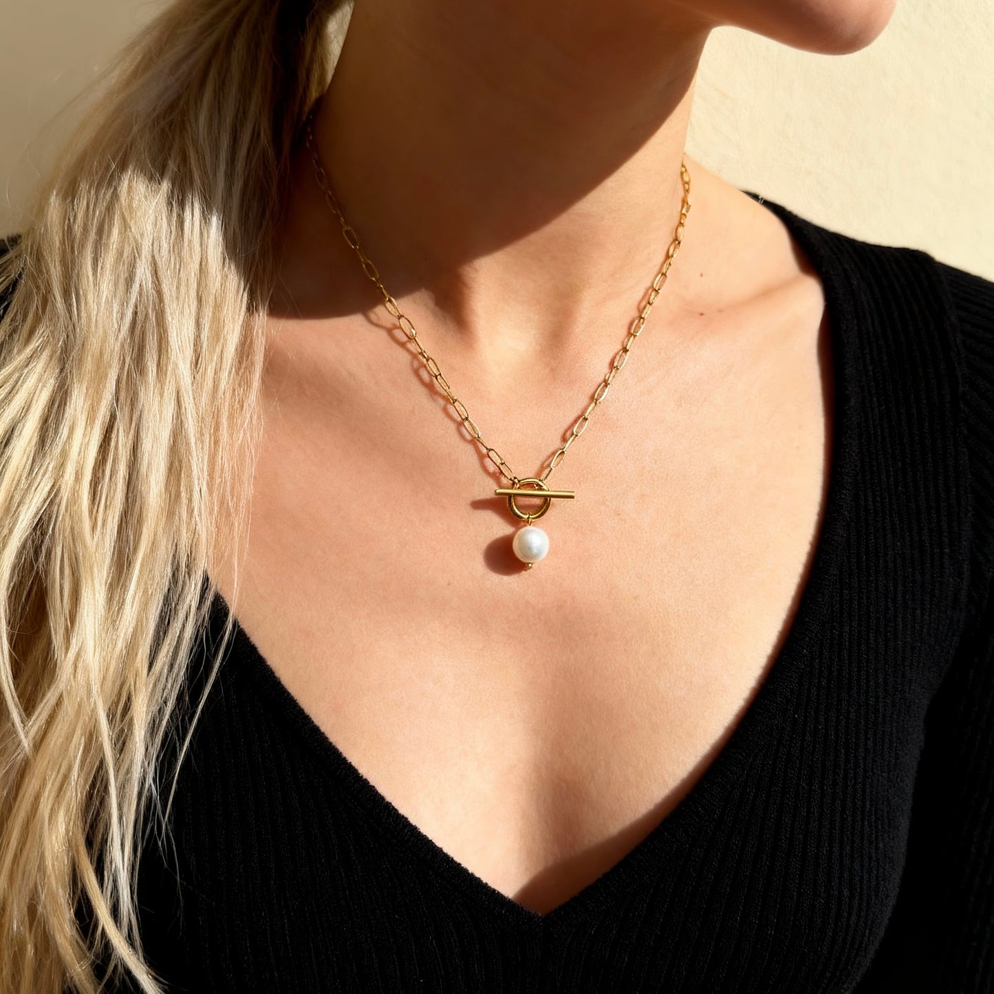 Gold Toggle Pearl Pendant Necklace