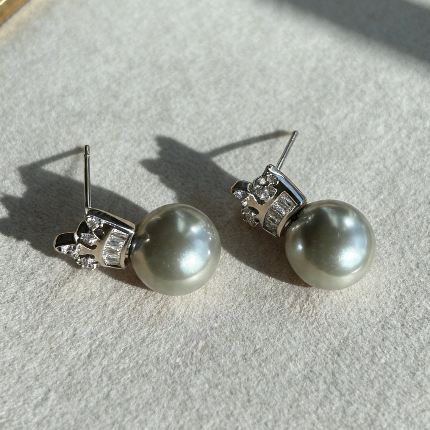 Crown Pearl Stud Earrings