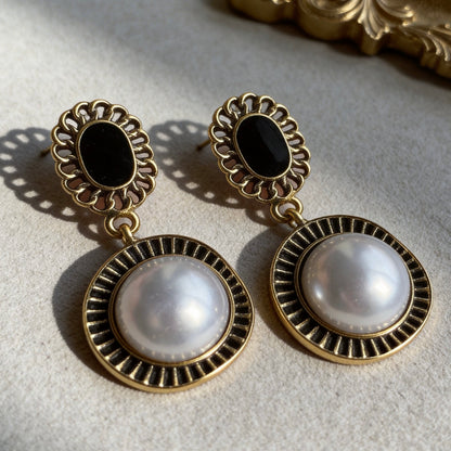 Eterna Noir Pearl Earrings