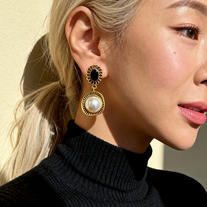 Eterna Noir Pearl Earrings