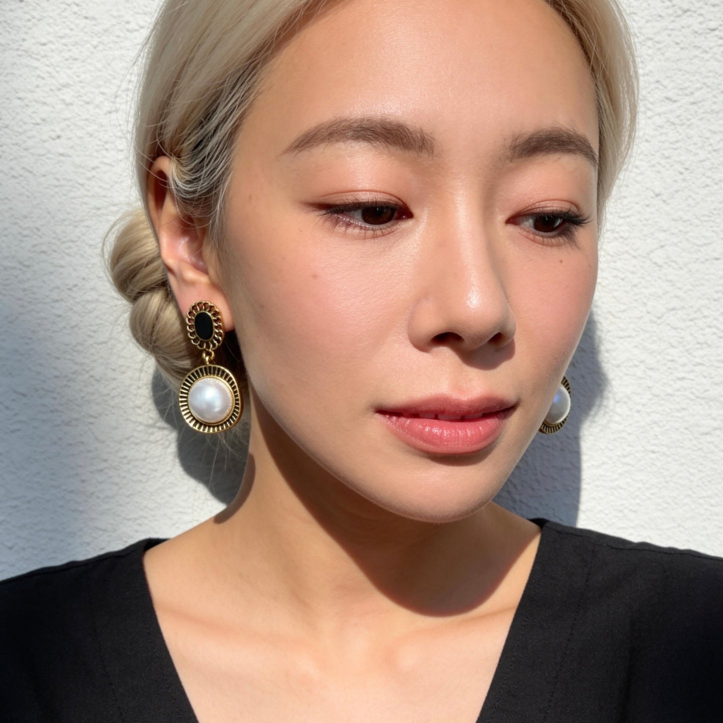 Eterna Noir Pearl Earrings