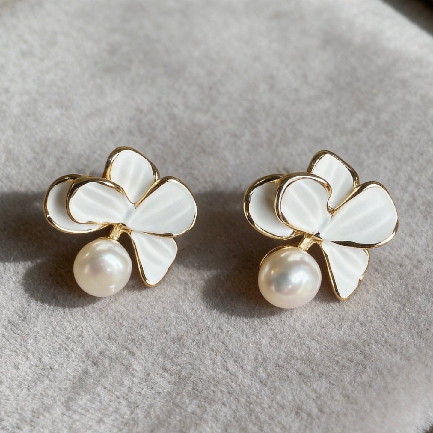 White Shell Petal Pearl Stud Earrings