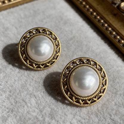 Gold Frame Pearl Stud Earrings
