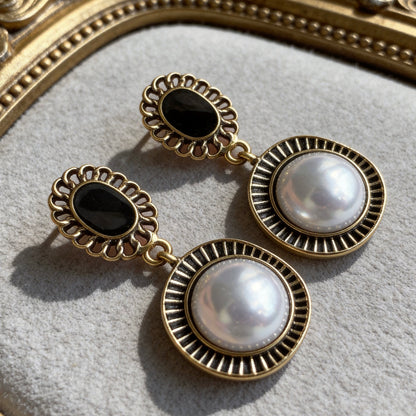 Eterna Noir Pearl Earrings