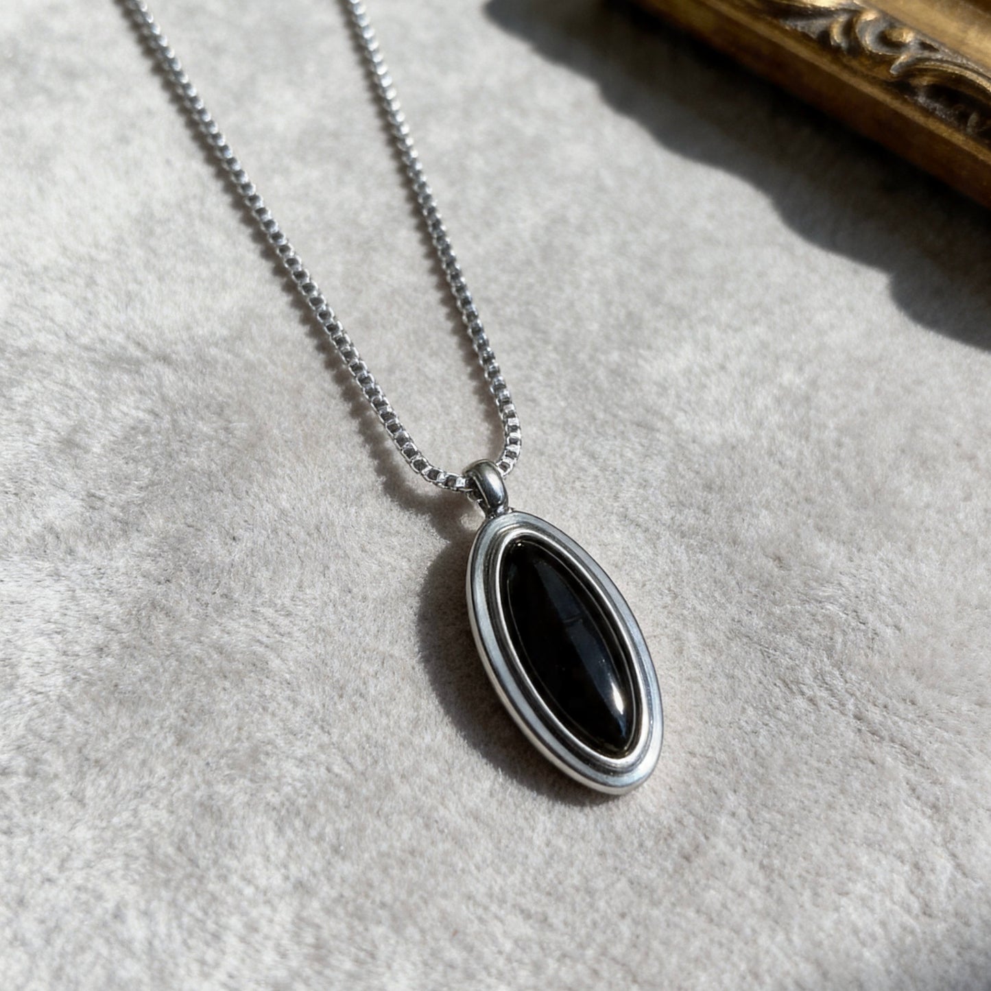 Vintage Black Onyx Oval Pendant Necklace