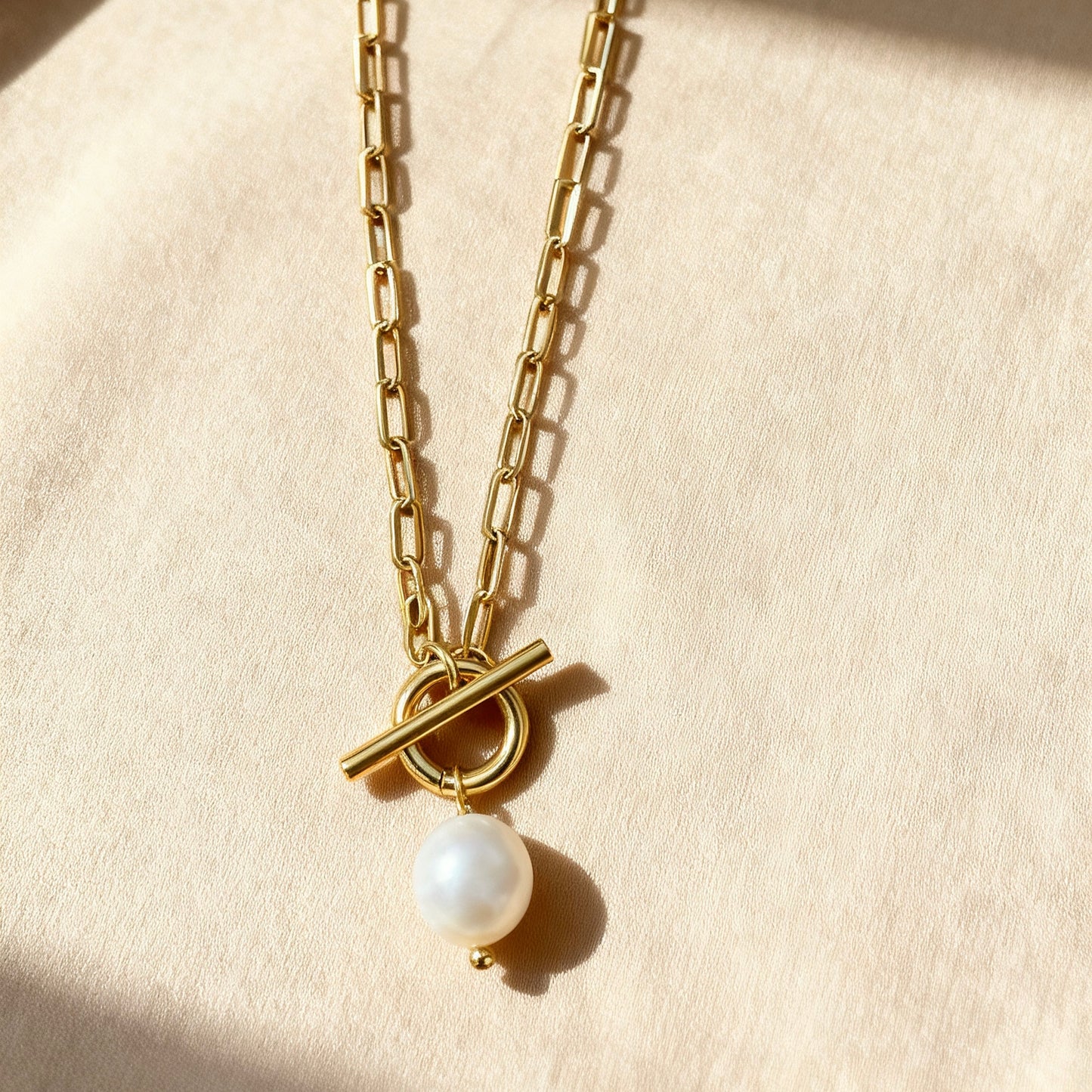 Gold Toggle Pearl Pendant Necklace