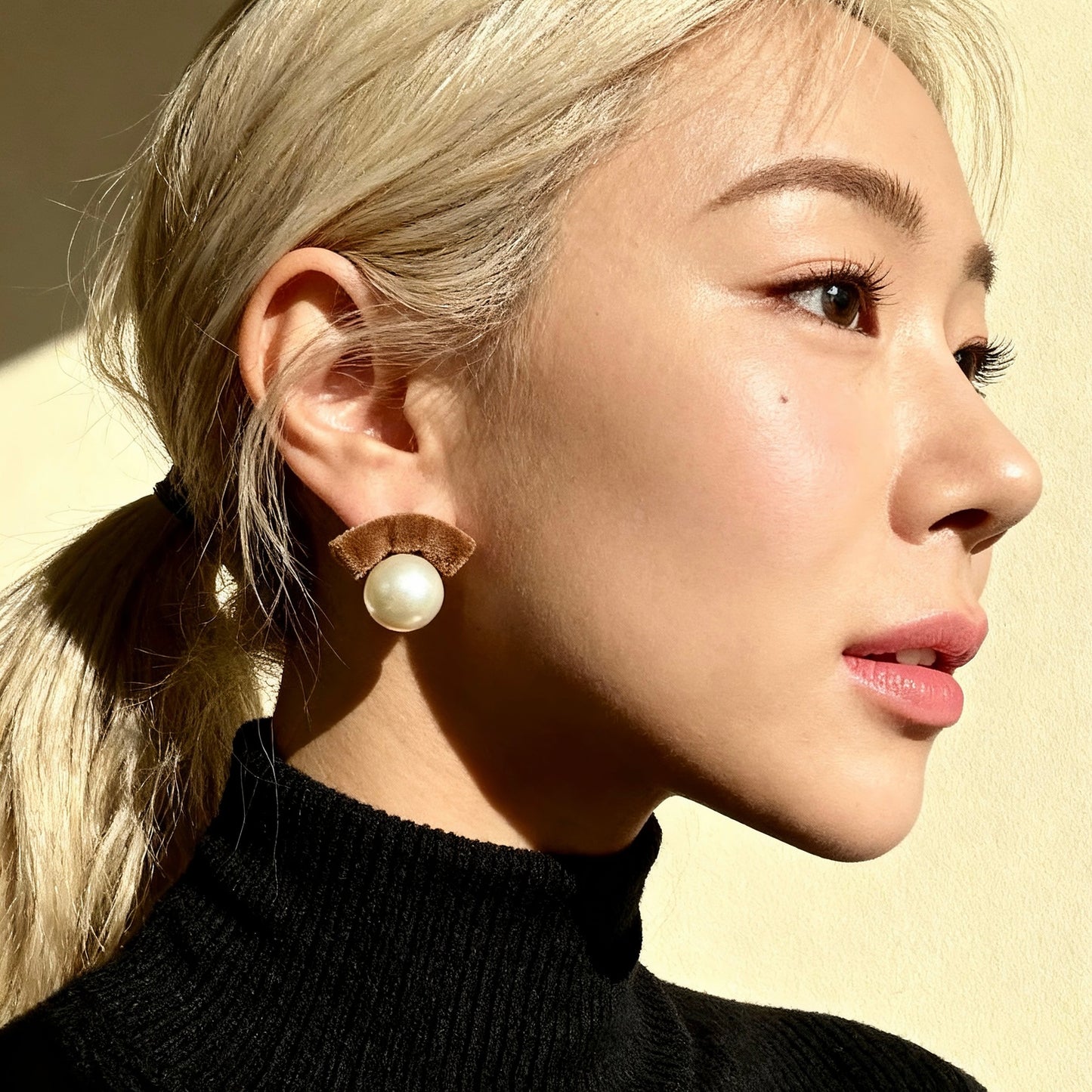 Brown Velvet Pearl Stud Earrings