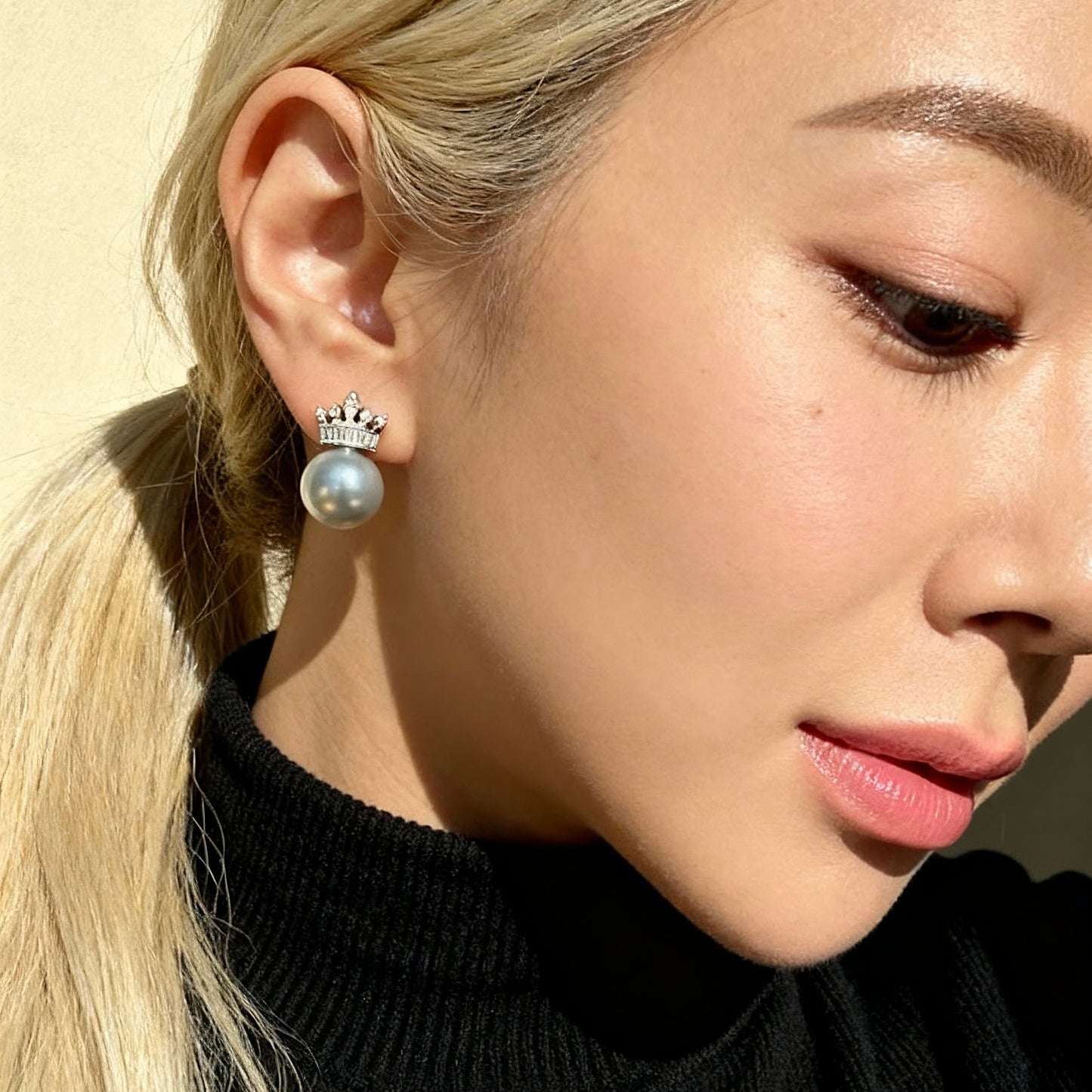 Crown Pearl Stud Earrings