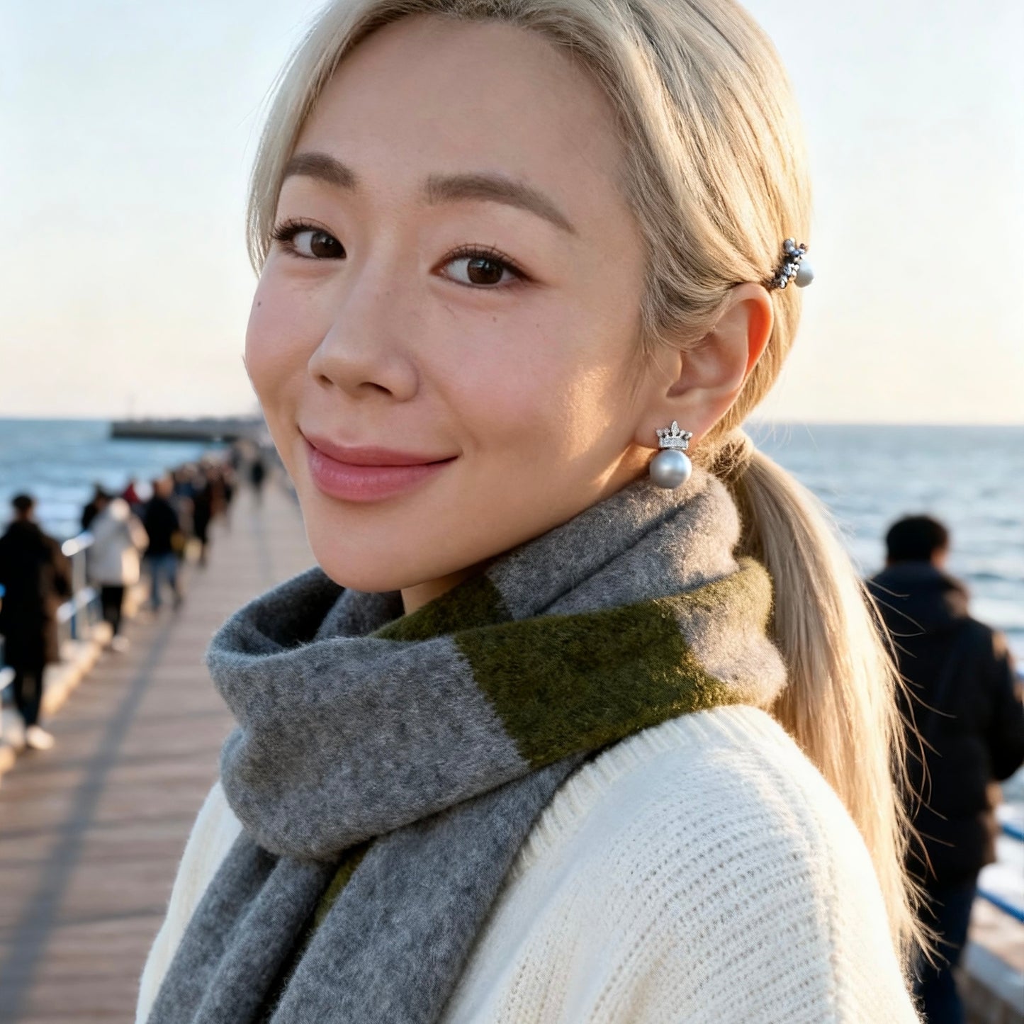 Crown Pearl Stud Earrings