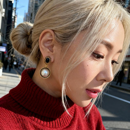 Eterna Noir Pearl Earrings