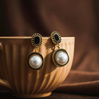 Eterna Noir Pearl Earrings