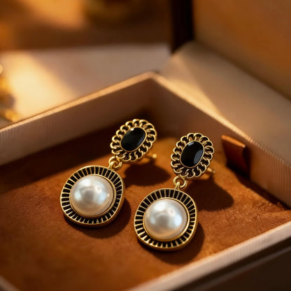 Eterna Noir Pearl Earrings