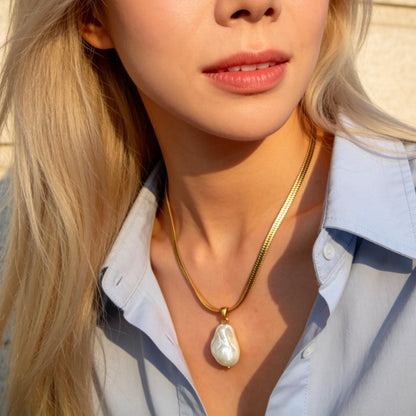 Baroque Pearl Pendant Necklace