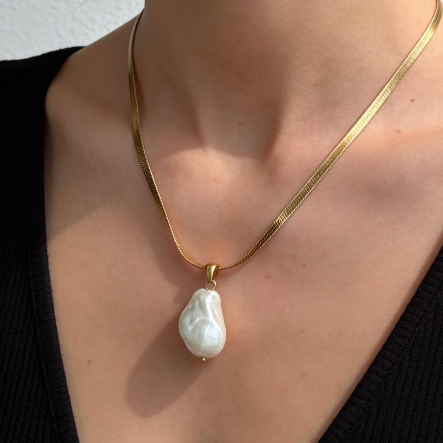 Baroque Pearl Pendant Necklace