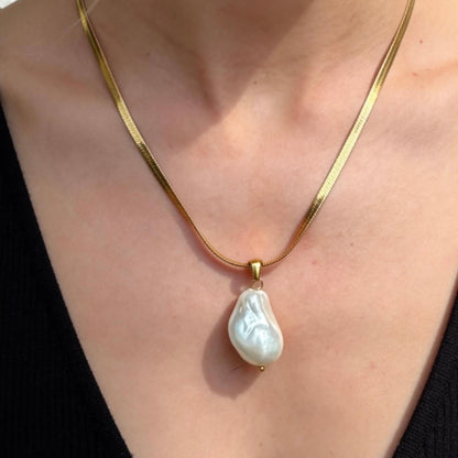 Baroque Pearl Pendant Necklace