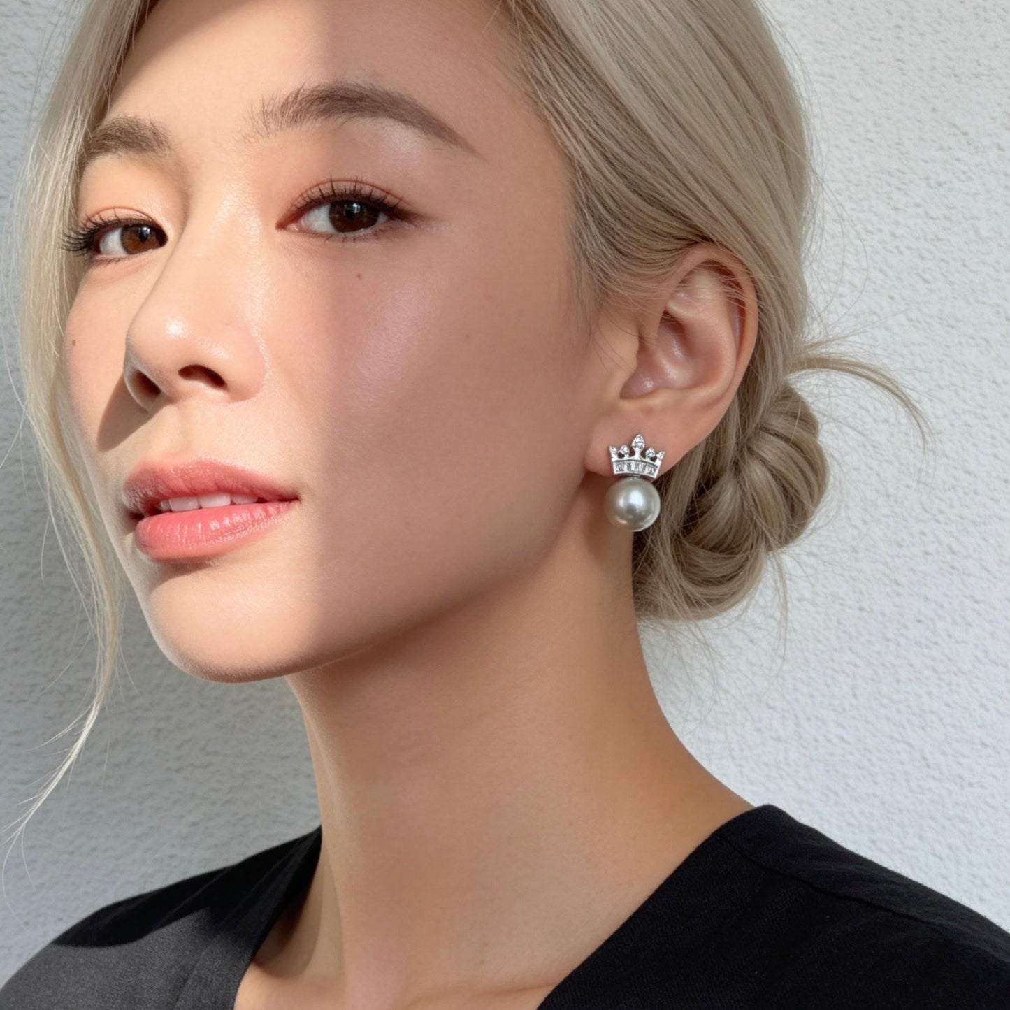 Crown Pearl Stud Earrings