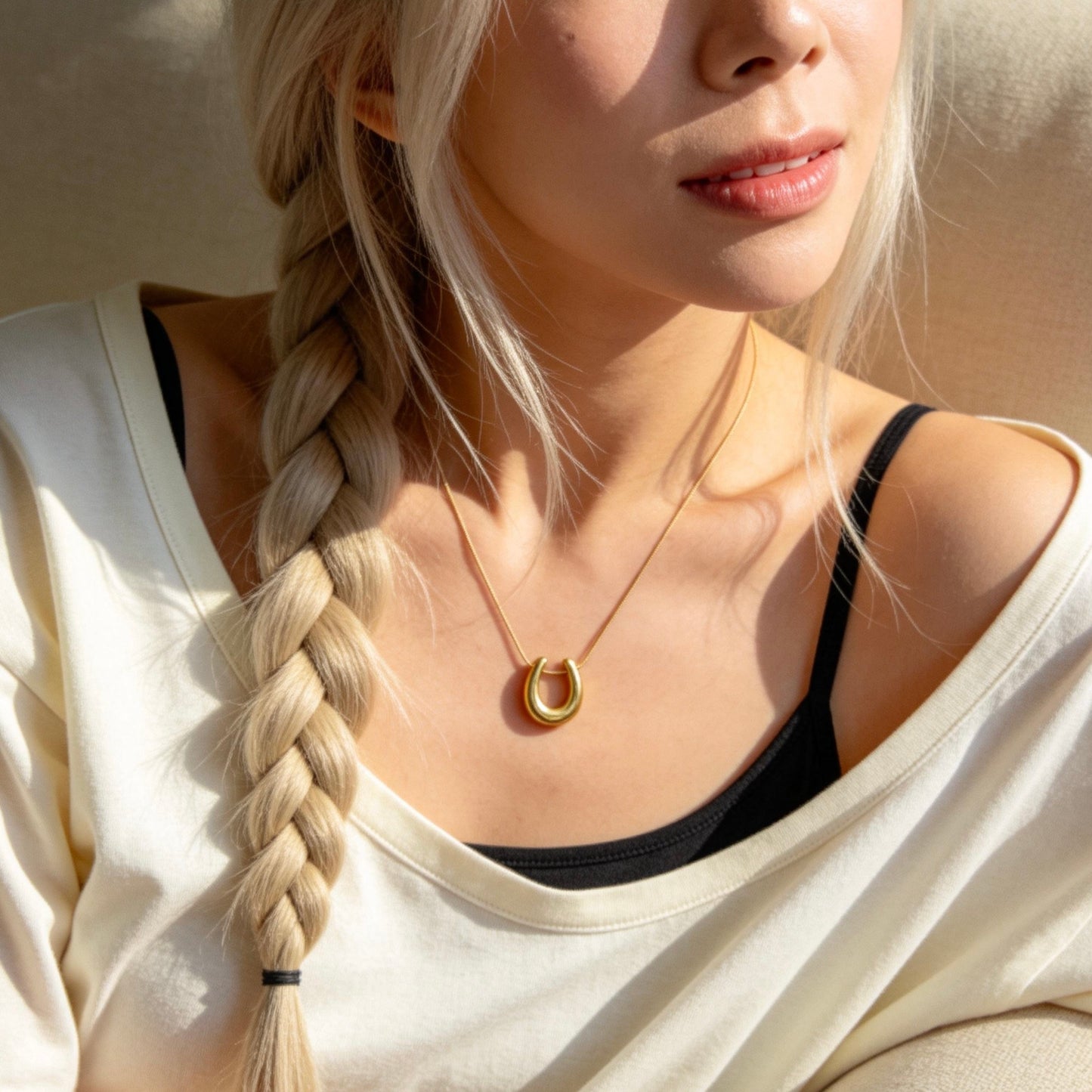 Lucky Horseshoe Gold Pendant Necklace