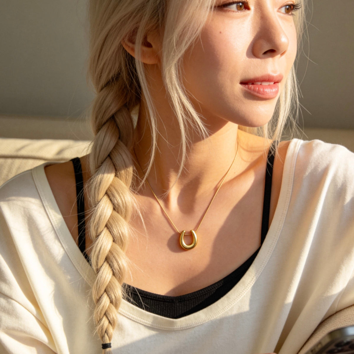 Lucky Horseshoe Gold Pendant Necklace