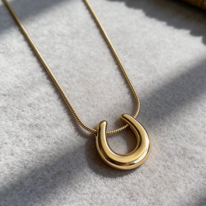 Lucky Horseshoe Gold Pendant Necklace