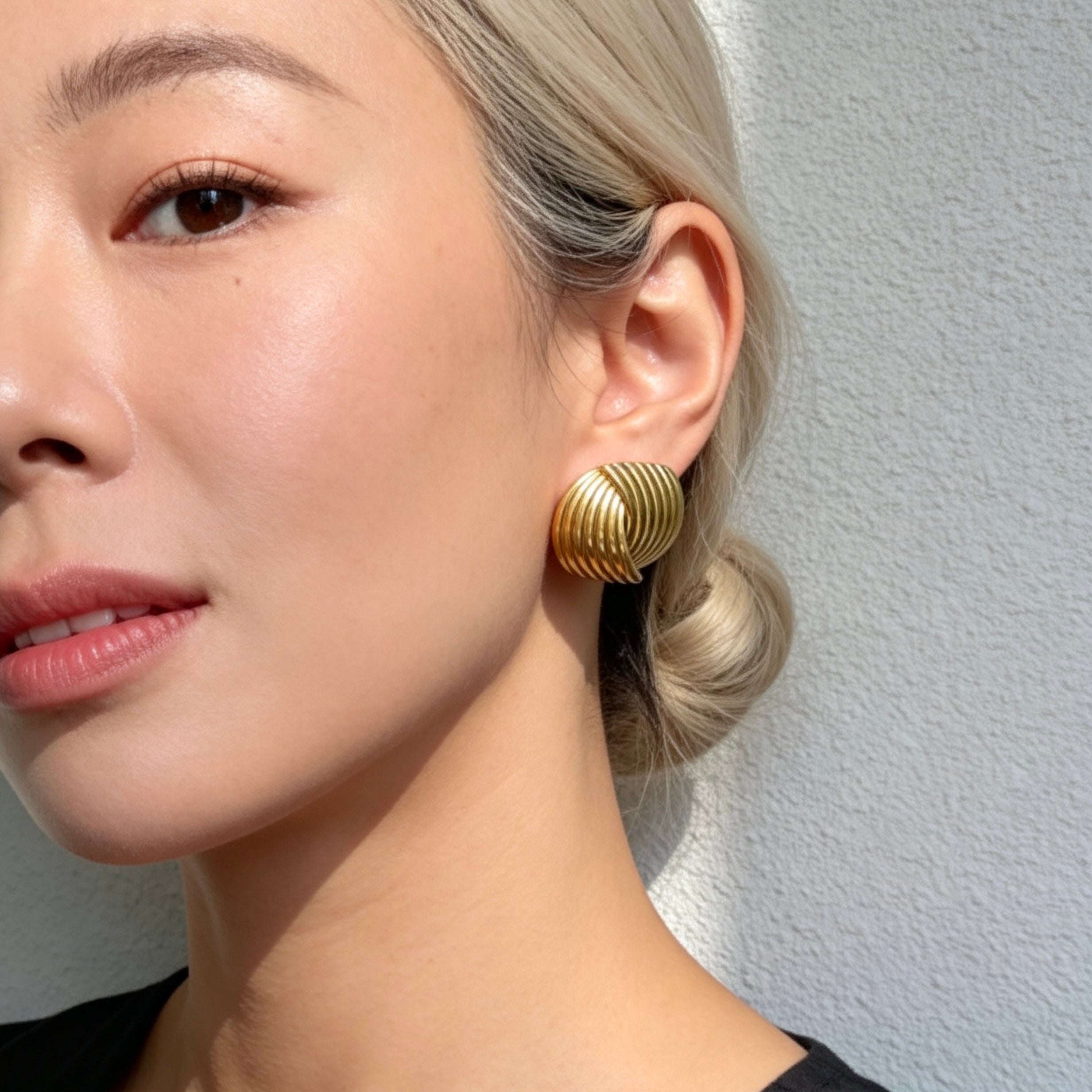 Curved Ribbed Stud Earrings