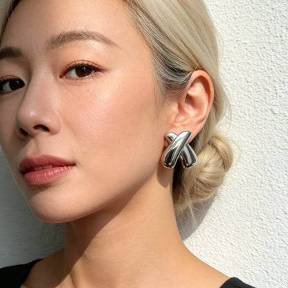 Abstract Curve Stud Earrings