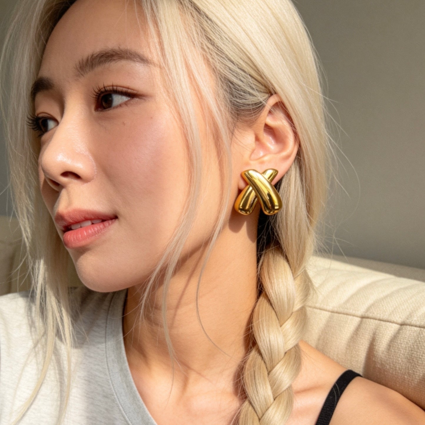 Abstract Curve Stud Earrings