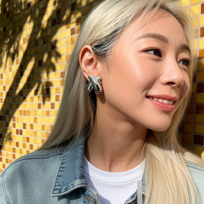 Abstract Curve Stud Earrings