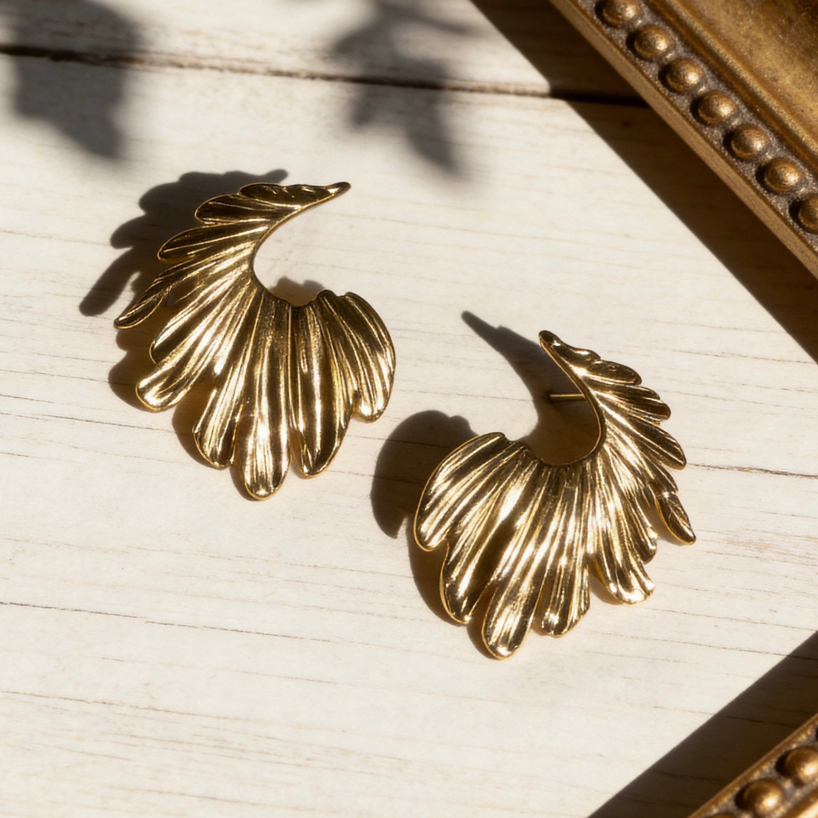 Feather Statement Series
