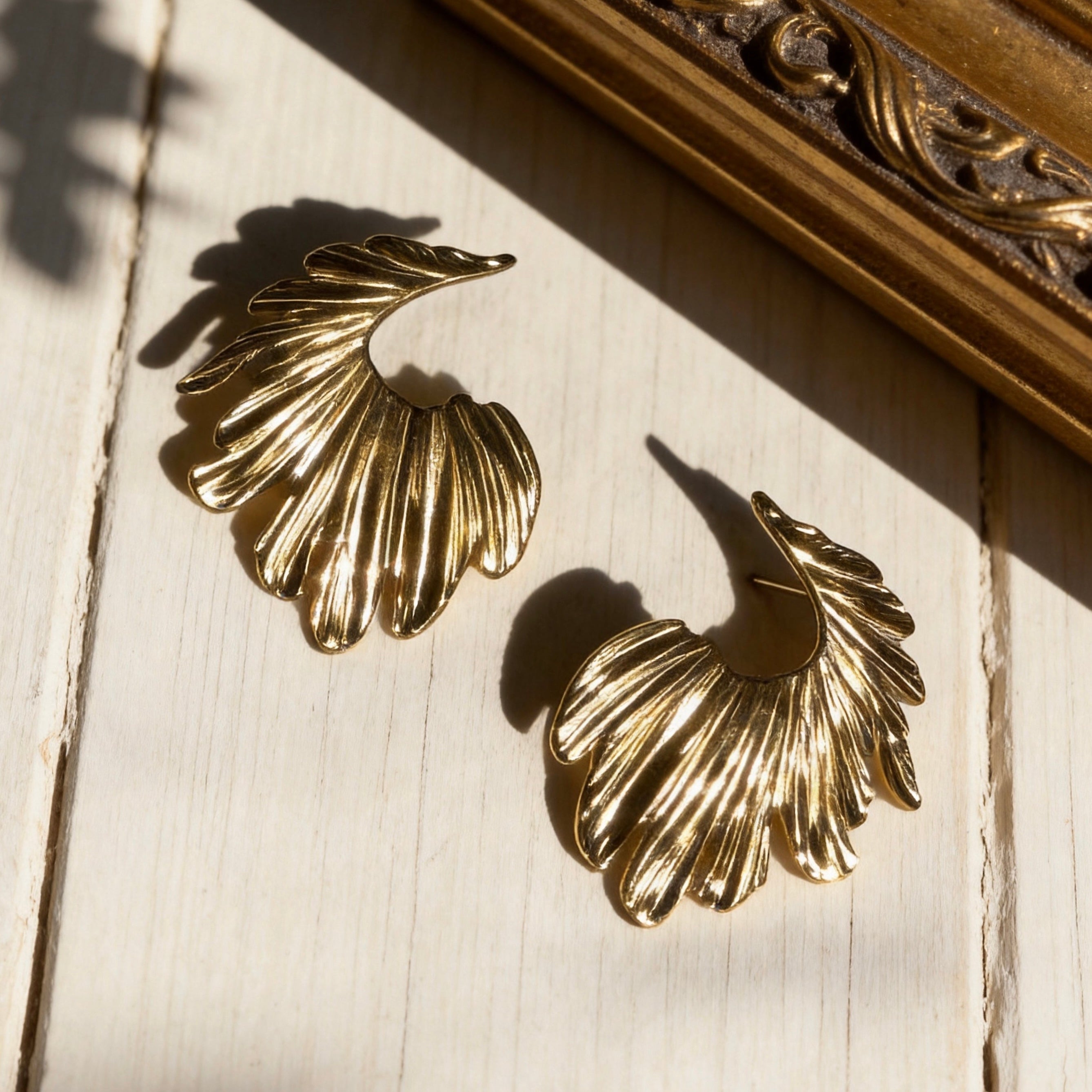 Feather Statement Series